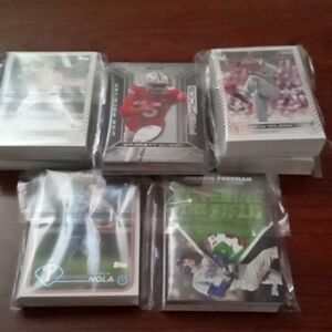 Football/baseball cards